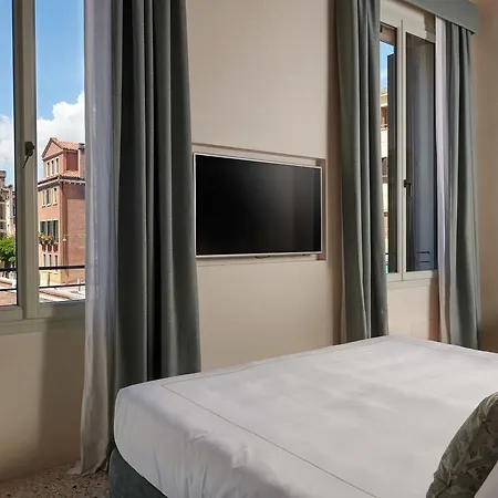 ホテル Morosini Degli Spezieri